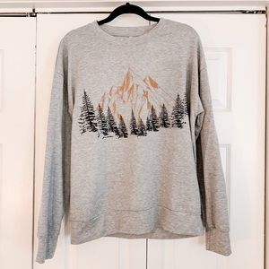 Loose Mountain Print Crew Neck